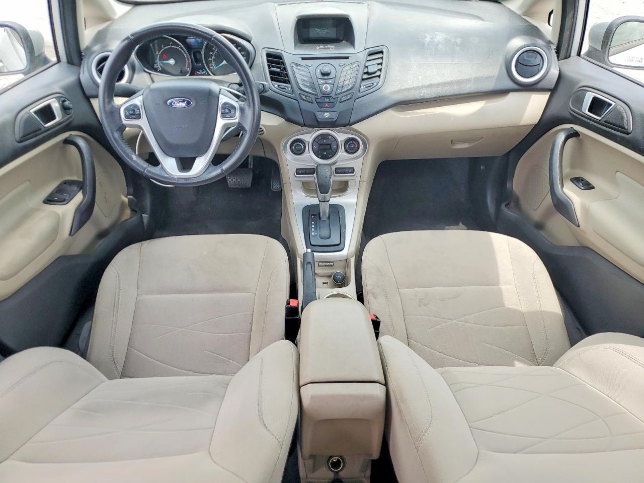 2015 FORD FIESTA SE photo 15