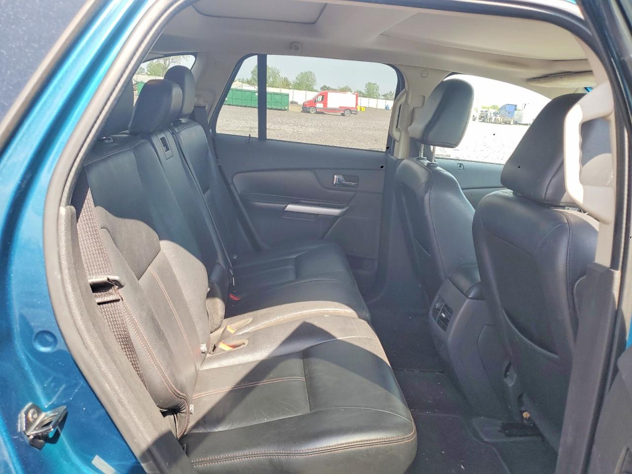 2011 FORD EDGE SEL photo 28