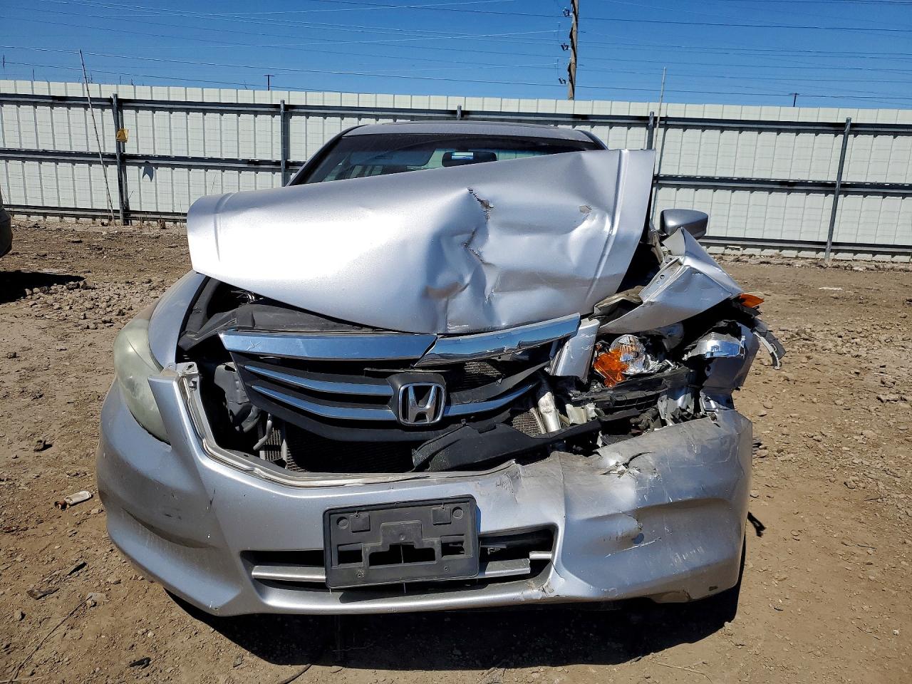 2011 HONDA ACCORD photo 9