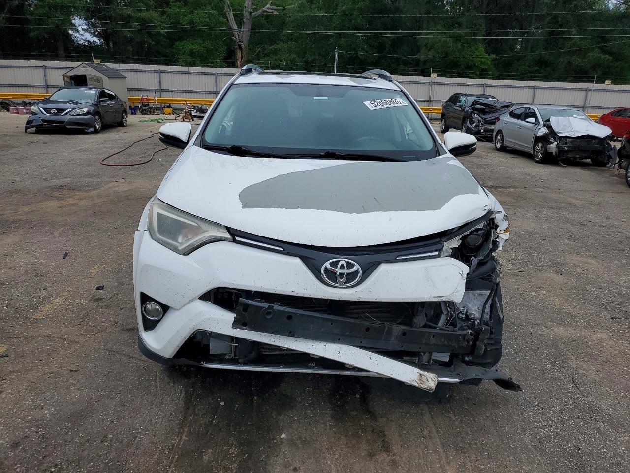 2016 TOYOTA RAV4 XLE photo 9