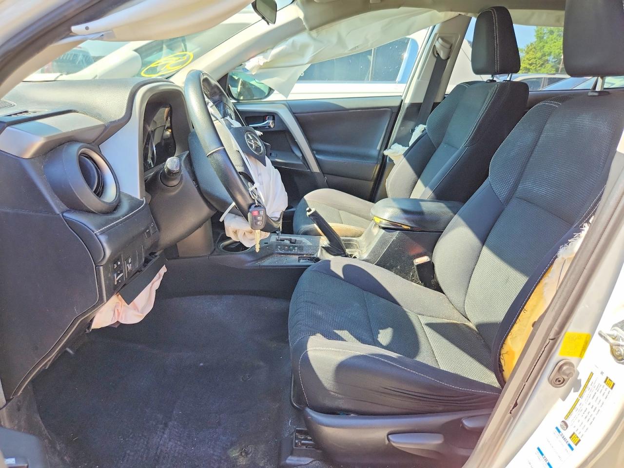 2016 TOYOTA RAV4 XLE photo 13
