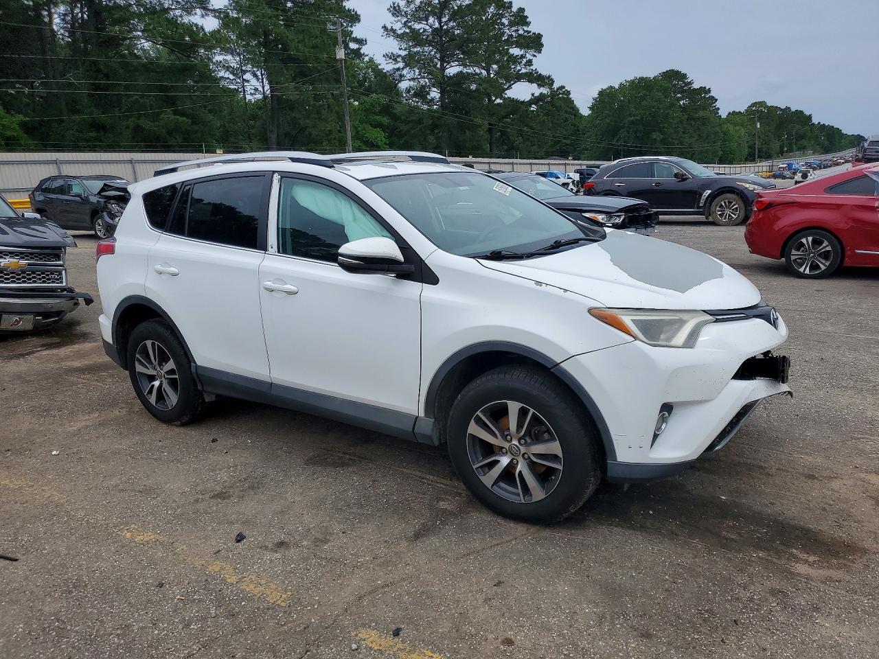 2016 TOYOTA RAV4 XLE photo 7