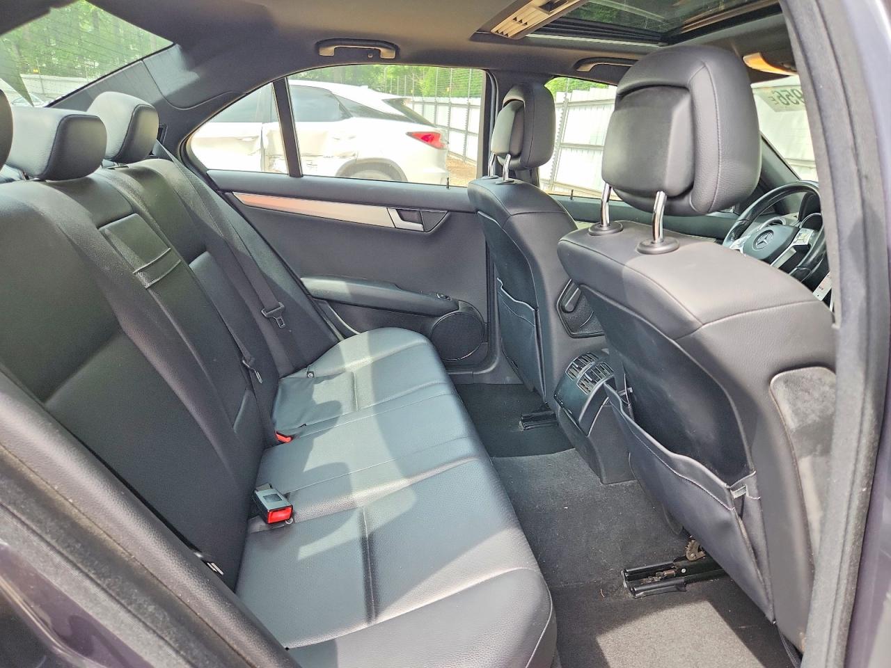 2013 MERCEDES-BENZ C 250 photo 28
