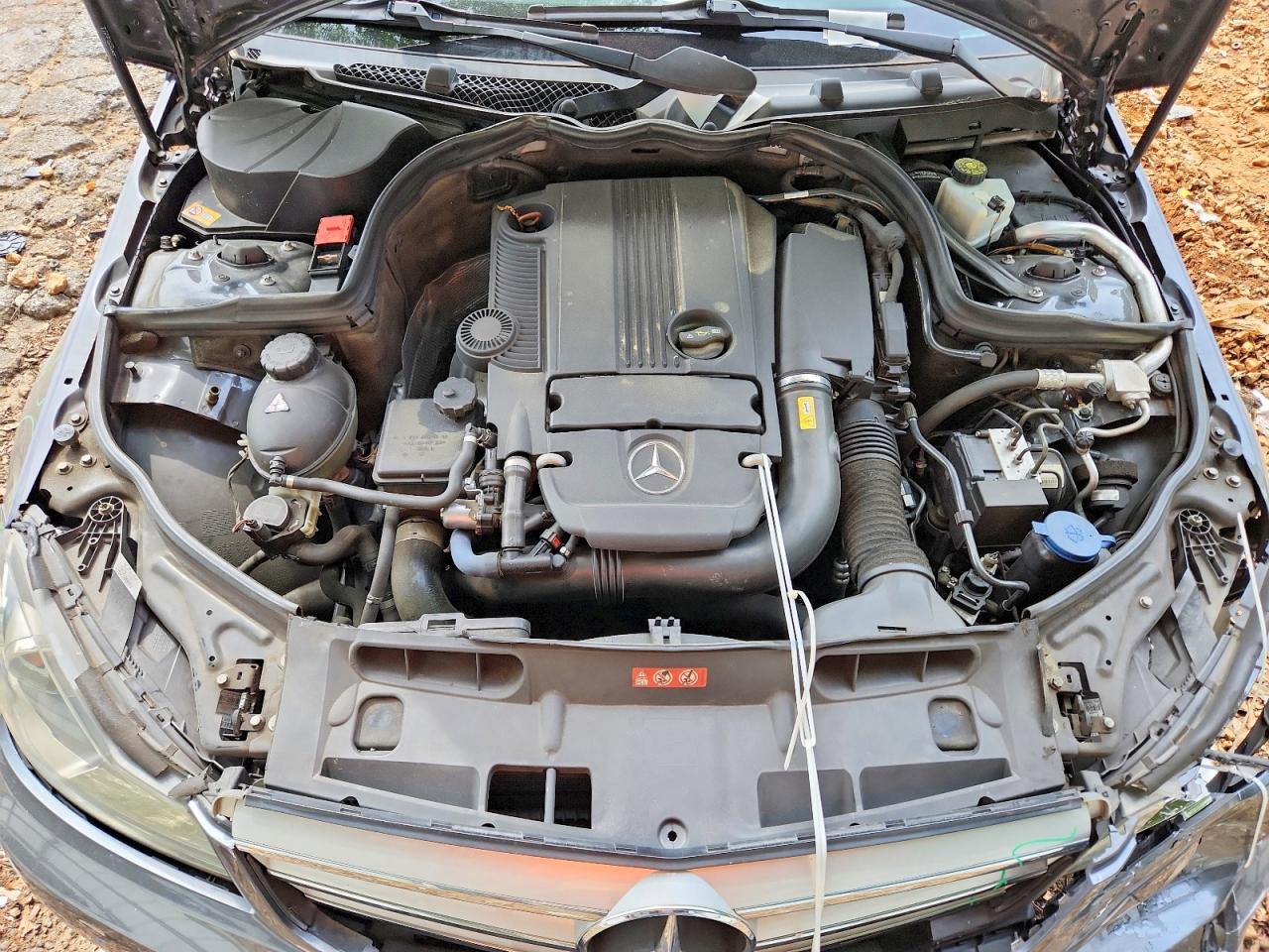 2013 MERCEDES-BENZ C 250 photo 31