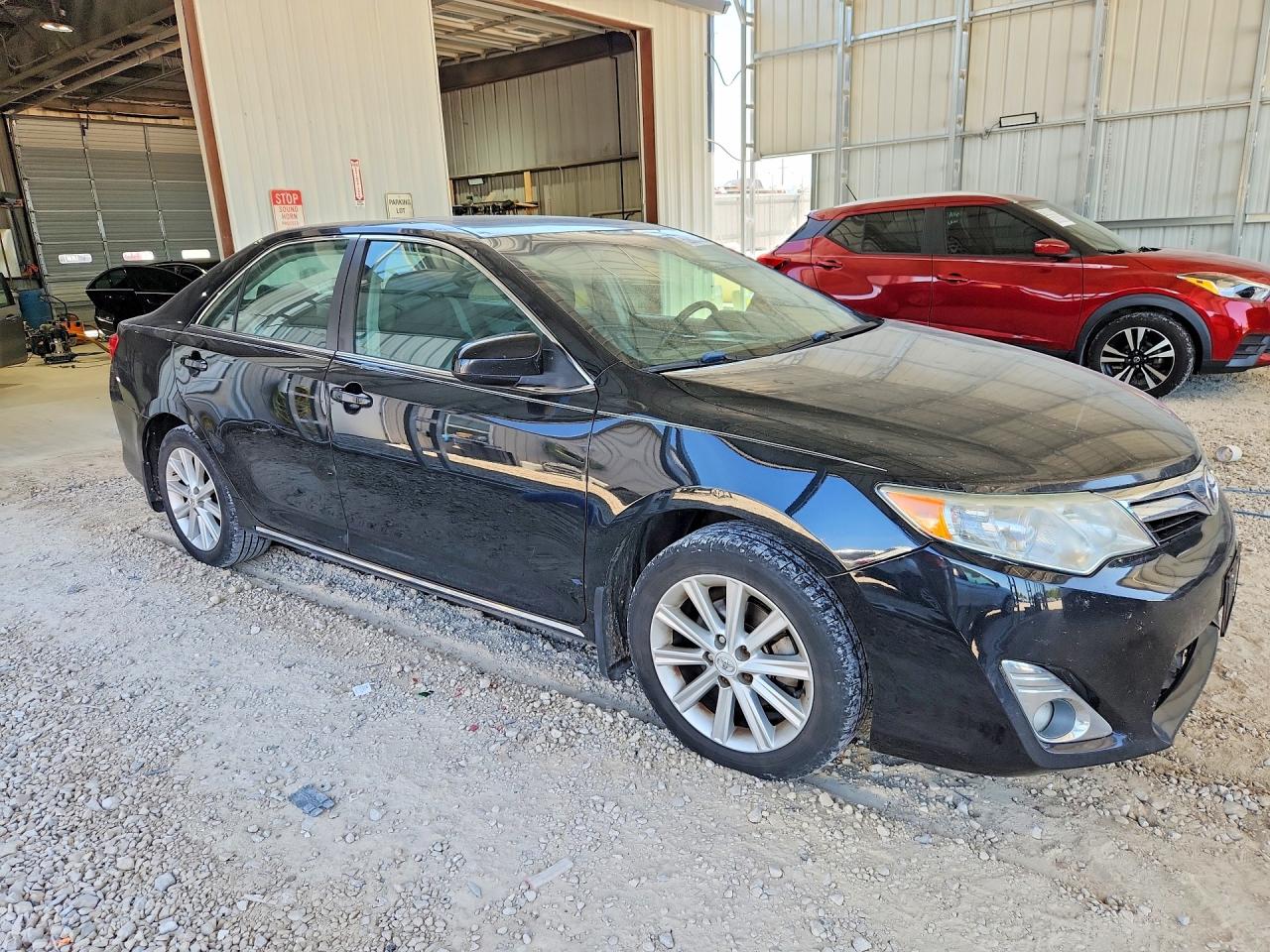 2012 TOYOTA CAMRY XLE photo 7