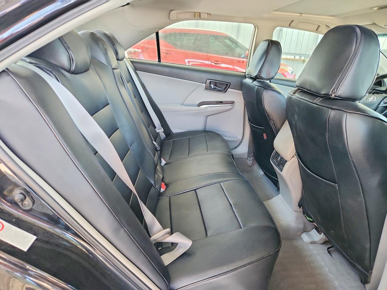 2012 TOYOTA CAMRY XLE photo 19