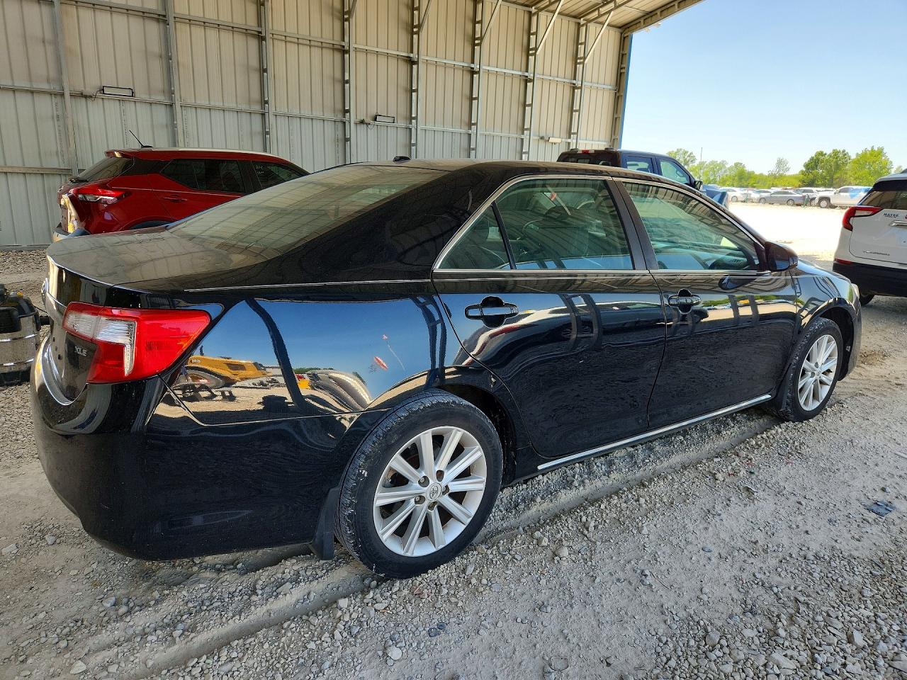 2012 TOYOTA CAMRY XLE photo 5