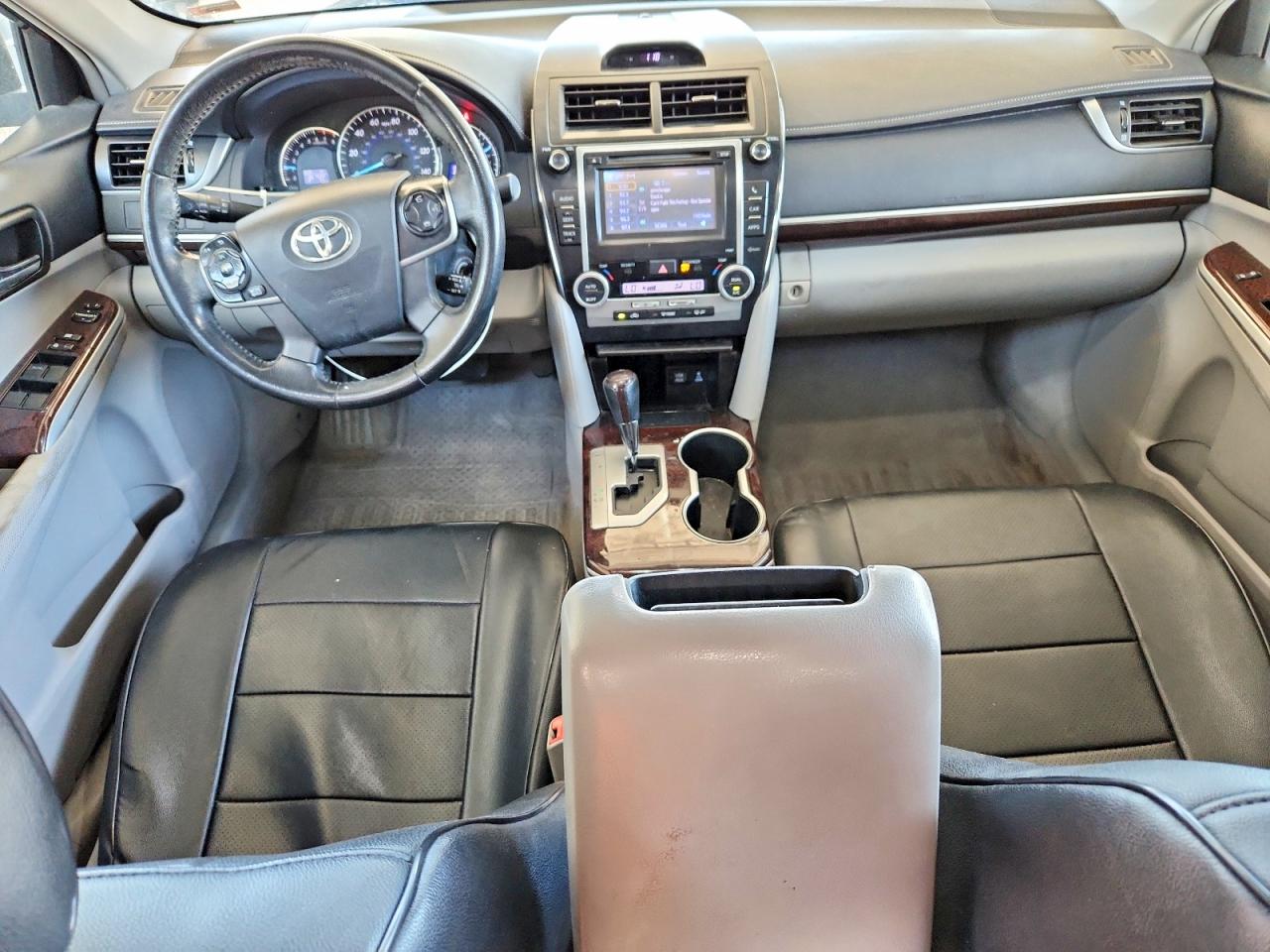 2012 TOYOTA CAMRY XLE photo 15