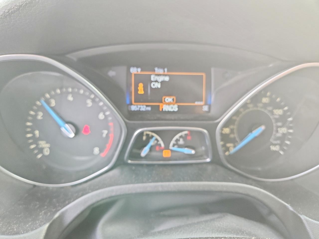 2015 FORD FOCUS SE photo 9