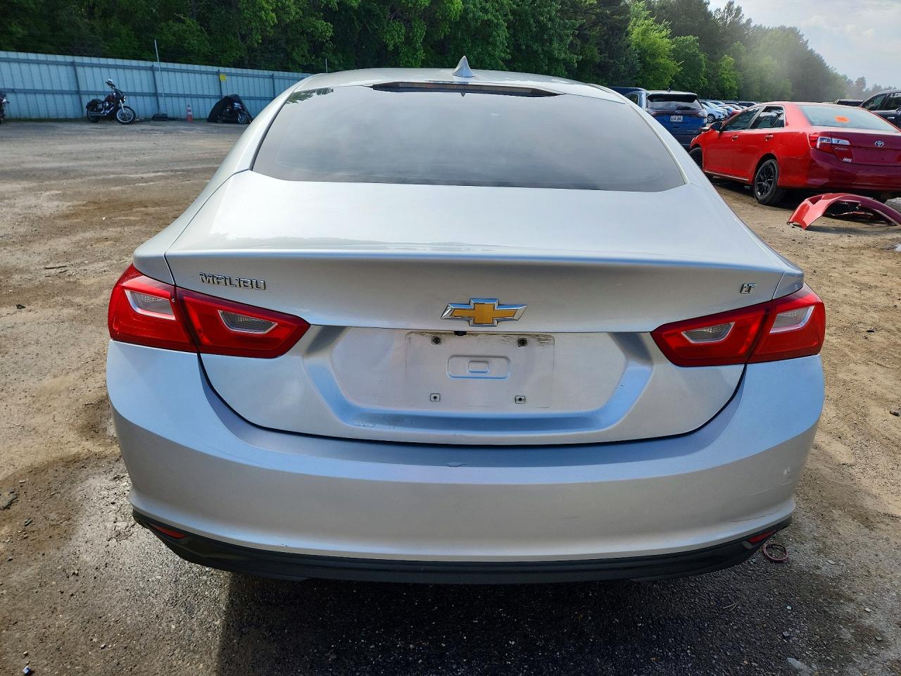 2017 CHEVROLET MALIBU LT photo 11