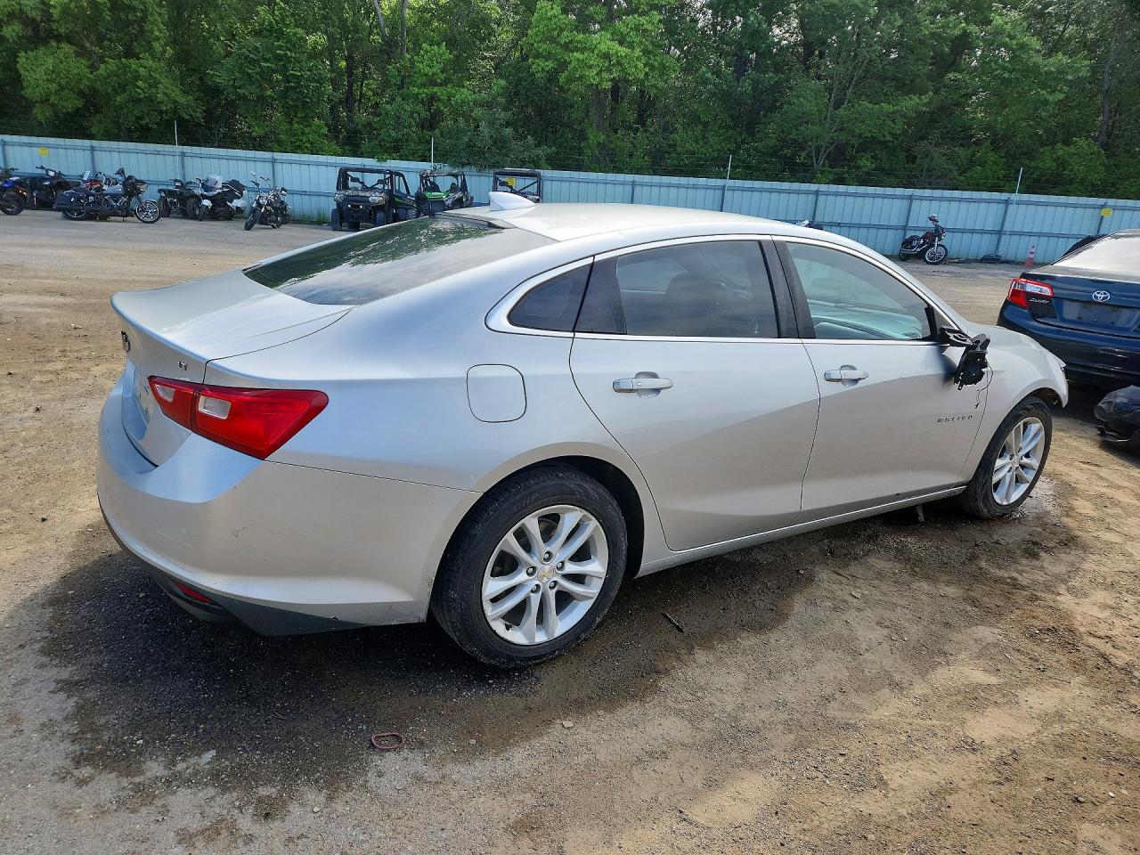 2017 CHEVROLET MALIBU LT photo 5