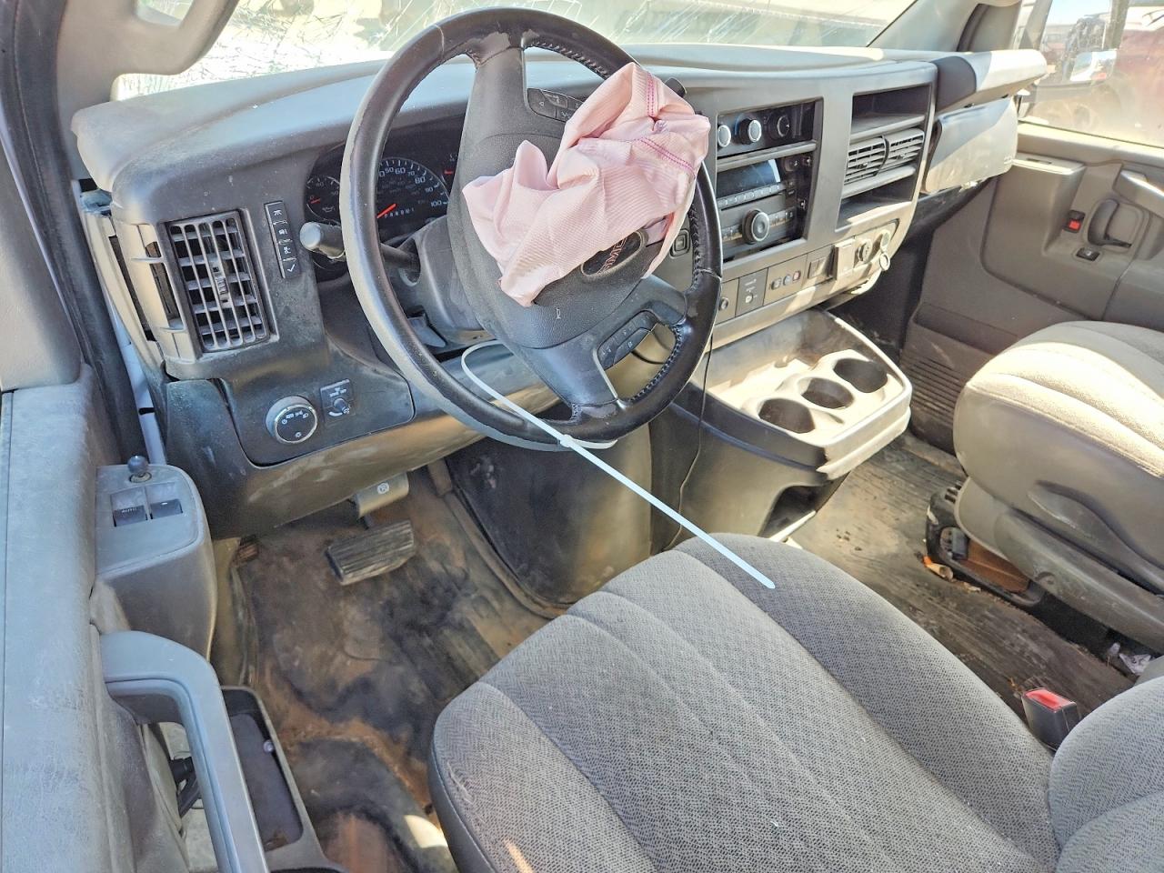 2020 GMC SAVANA G2500 photo 15