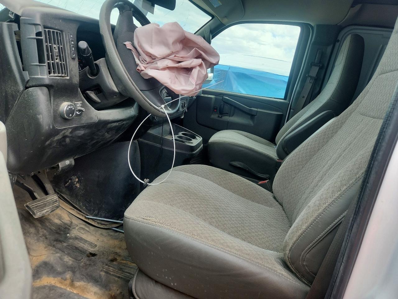 2020 GMC SAVANA G2500 photo 13