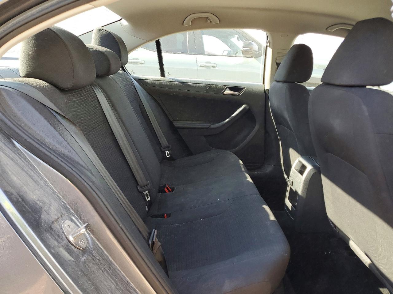 2016 VOLKSWAGEN JETTA S photo 28