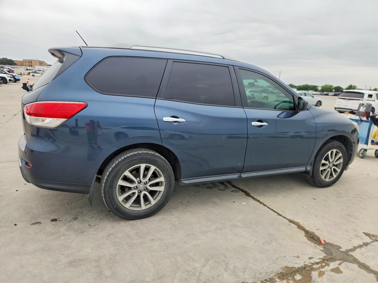 2013 NISSAN PATHFINDER S photo 5