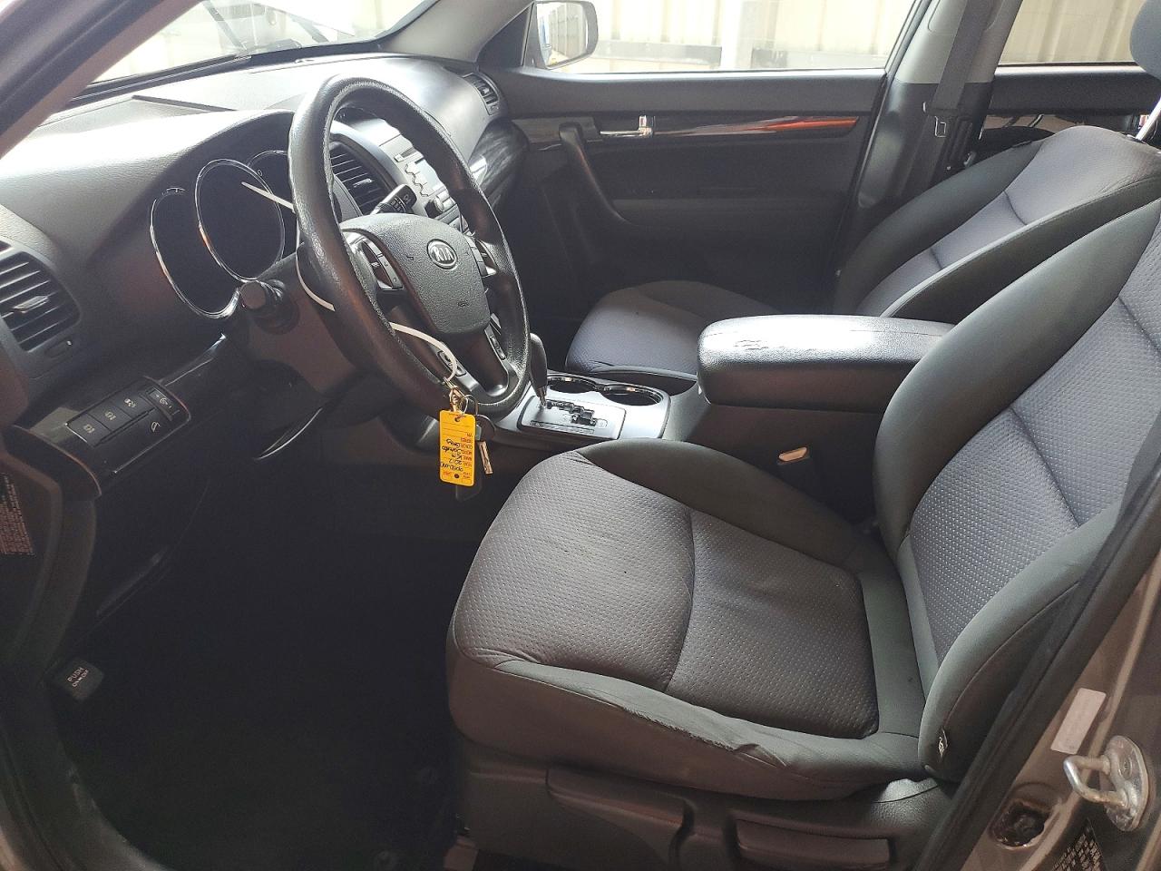 2012 KIA SORENTO LX photo 13