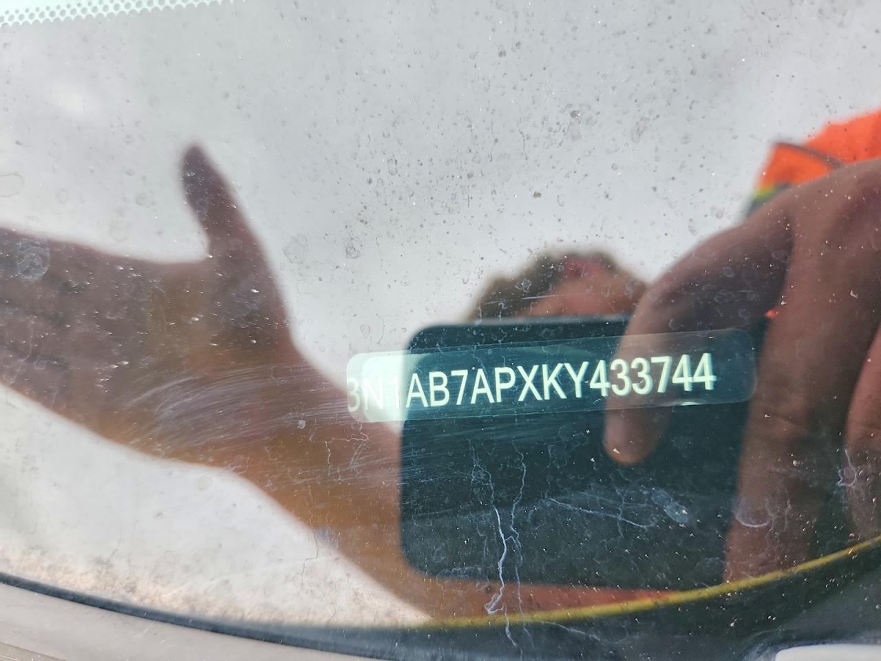 2019 NISSAN SENTRA SV photo 23