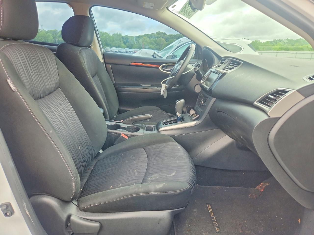 2019 NISSAN SENTRA SV photo 13