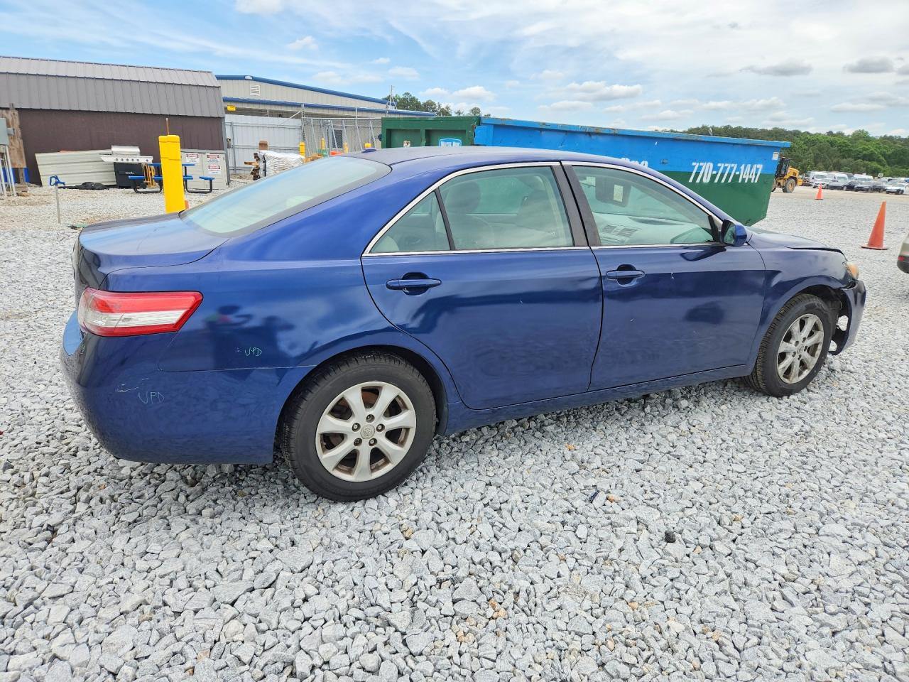 2011 TOYOTA CAMRY LE photo 5