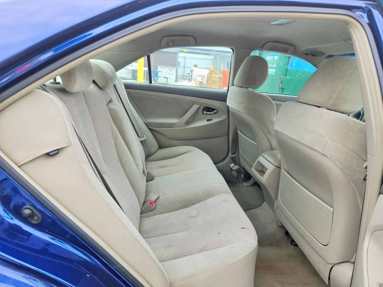 2011 TOYOTA CAMRY LE photo 19