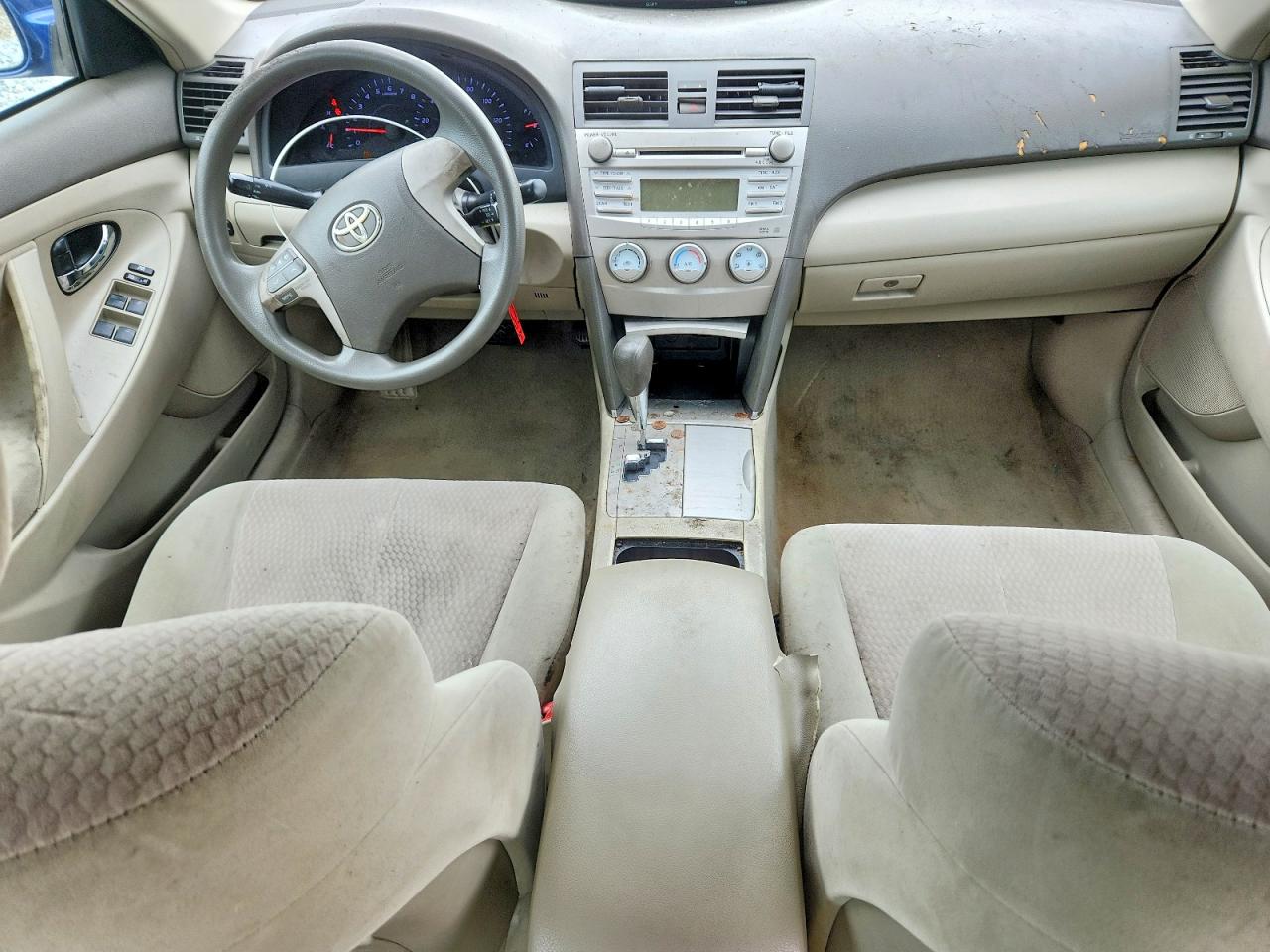 2011 TOYOTA CAMRY LE photo 15