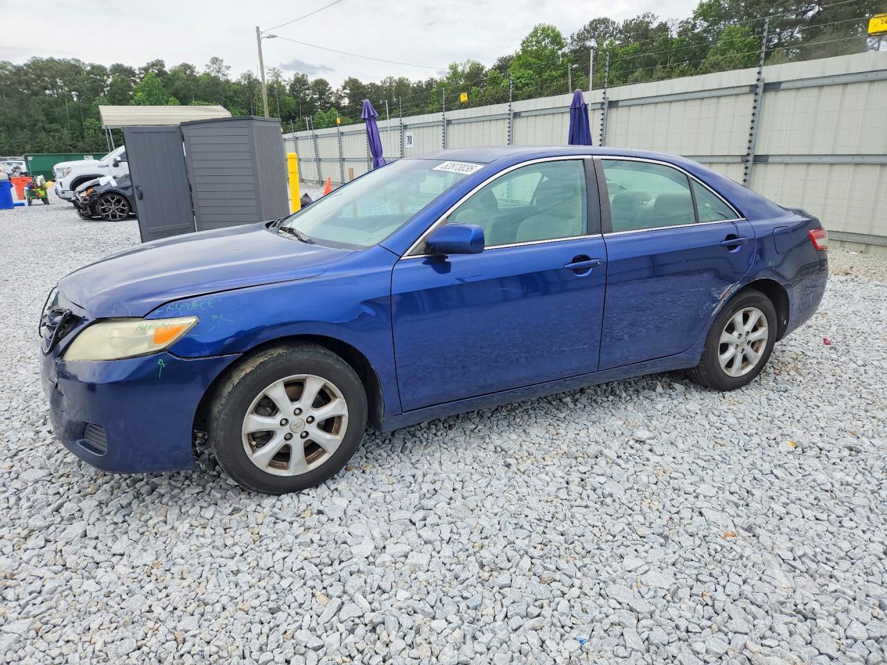 2011 TOYOTA CAMRY
