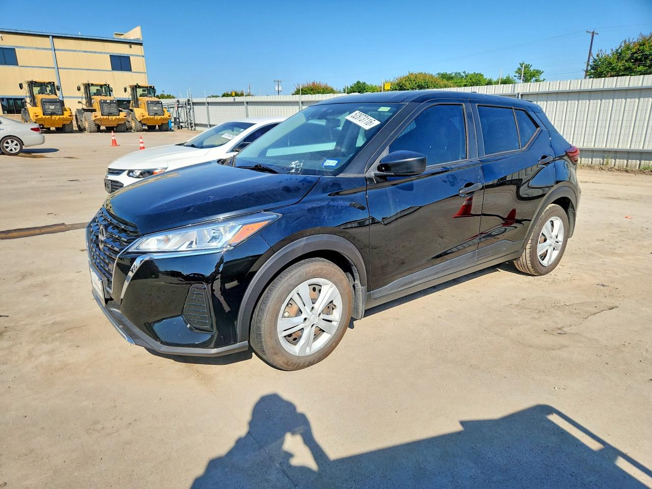 2023 NISSAN KICKS