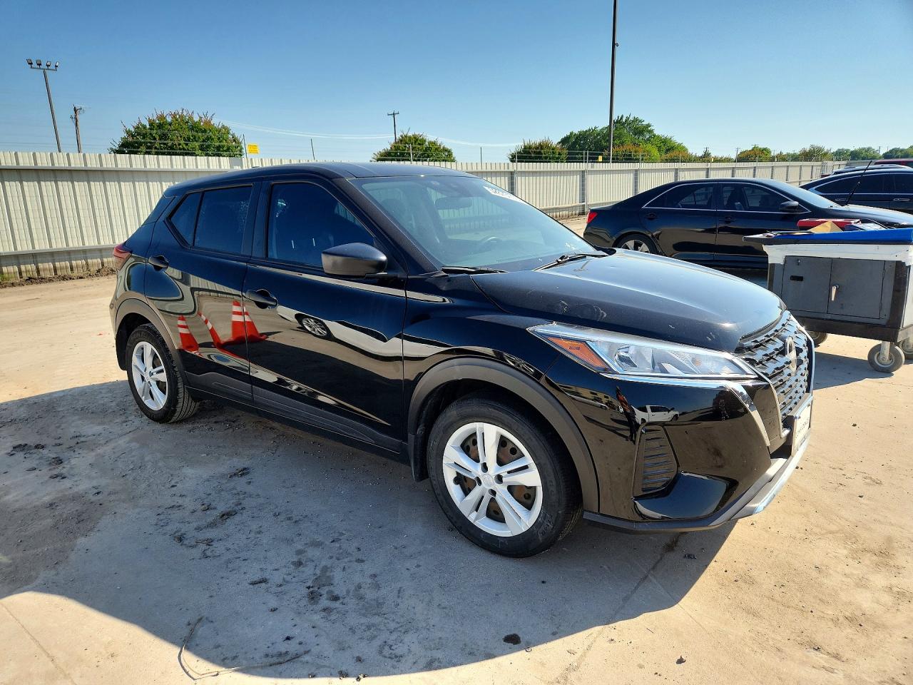 2023 NISSAN KICKS S photo 7