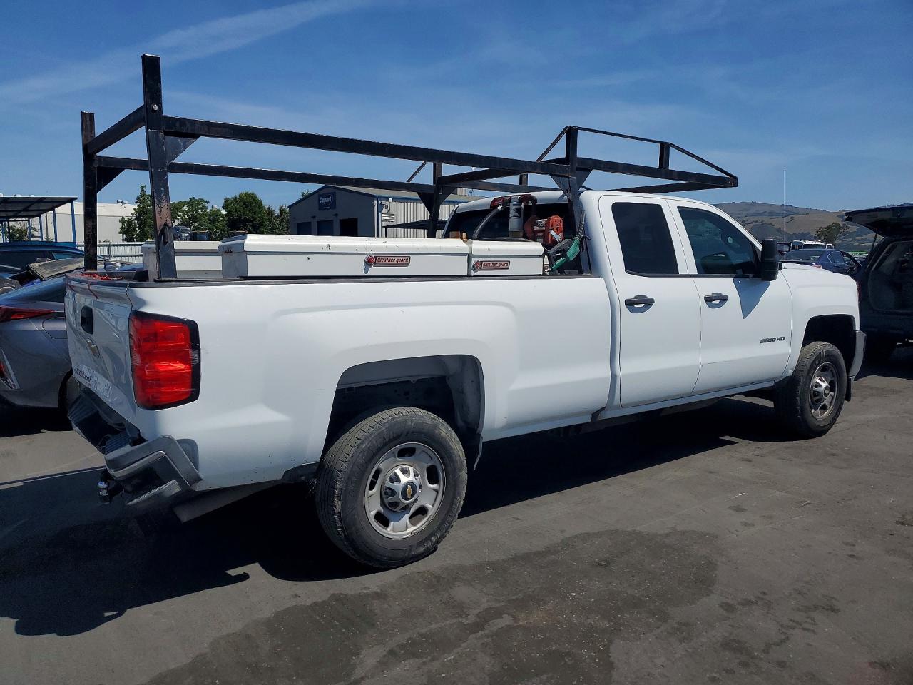 2019 CHEVROLET SILVERADO C2500 HEAVY DUTY photo 3