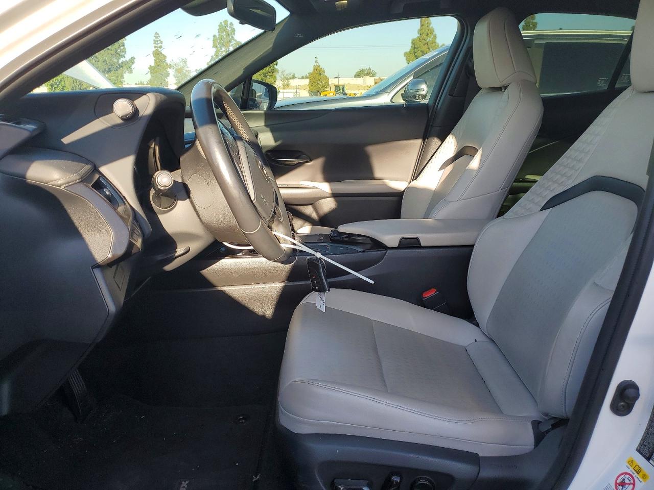 2019 LEXUS UX 200 photo 13