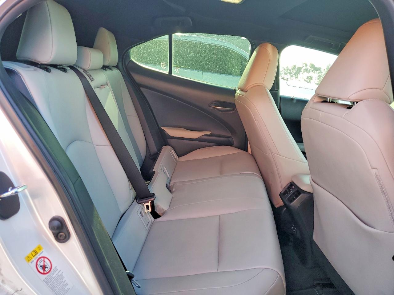 2019 LEXUS UX 200 photo 21