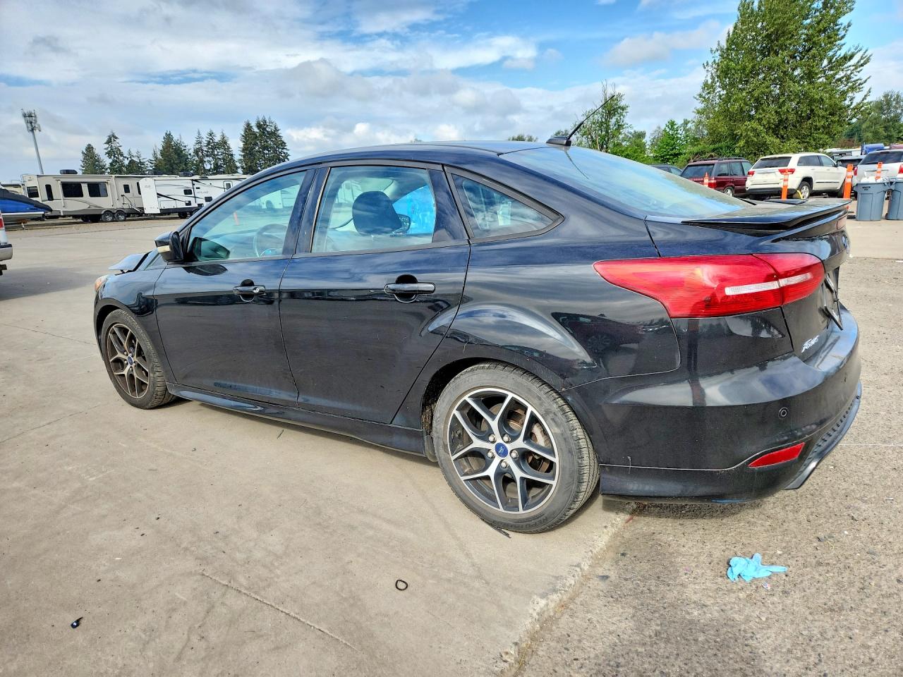 2015 FORD FOCUS SE photo 3