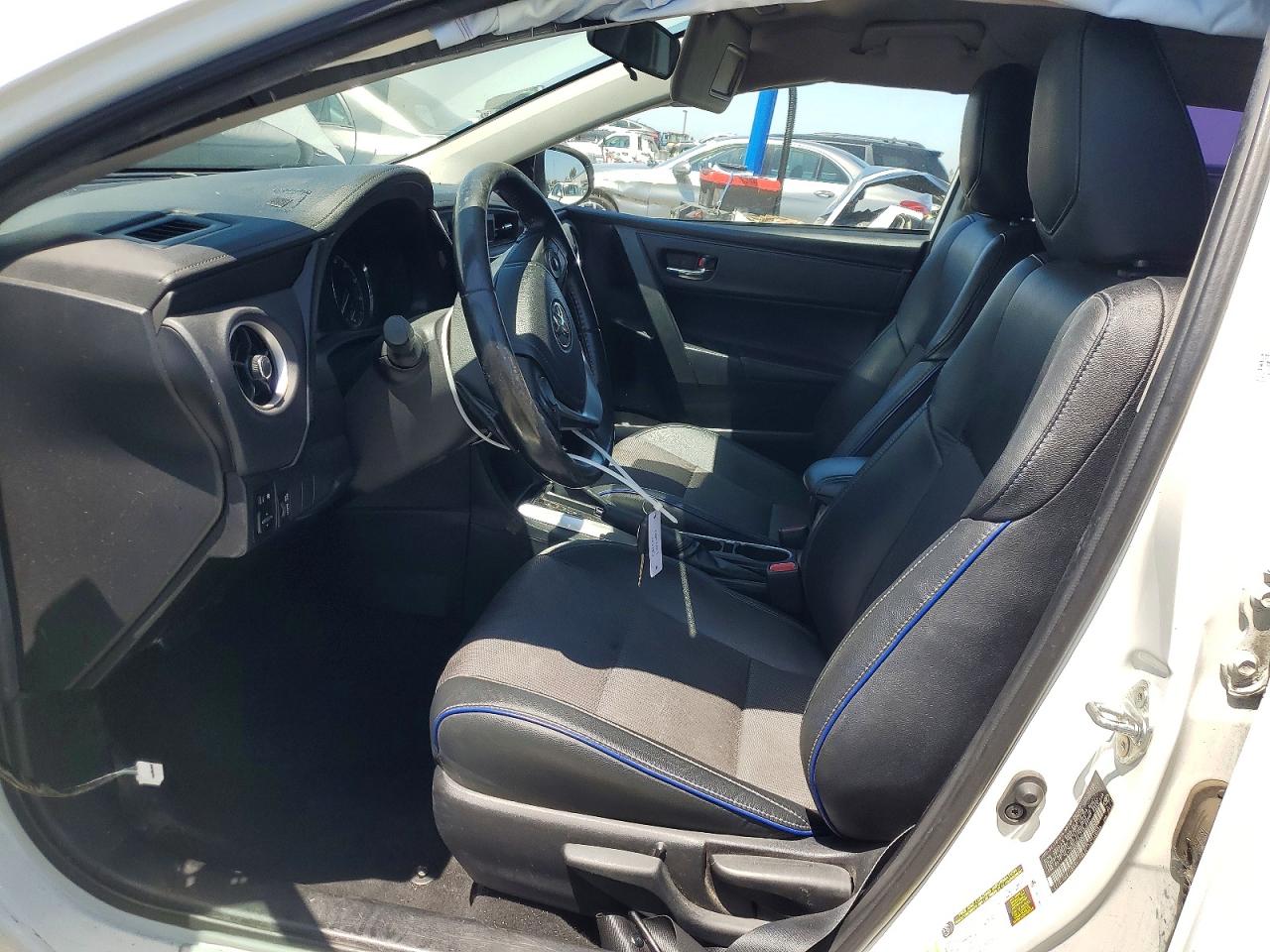 2018 TOYOTA COROLLA SE photo 19