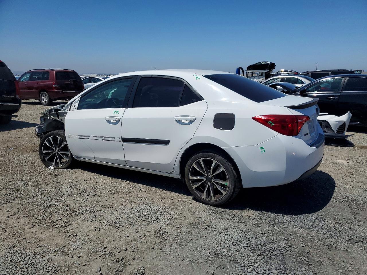 2018 TOYOTA COROLLA SE photo 4