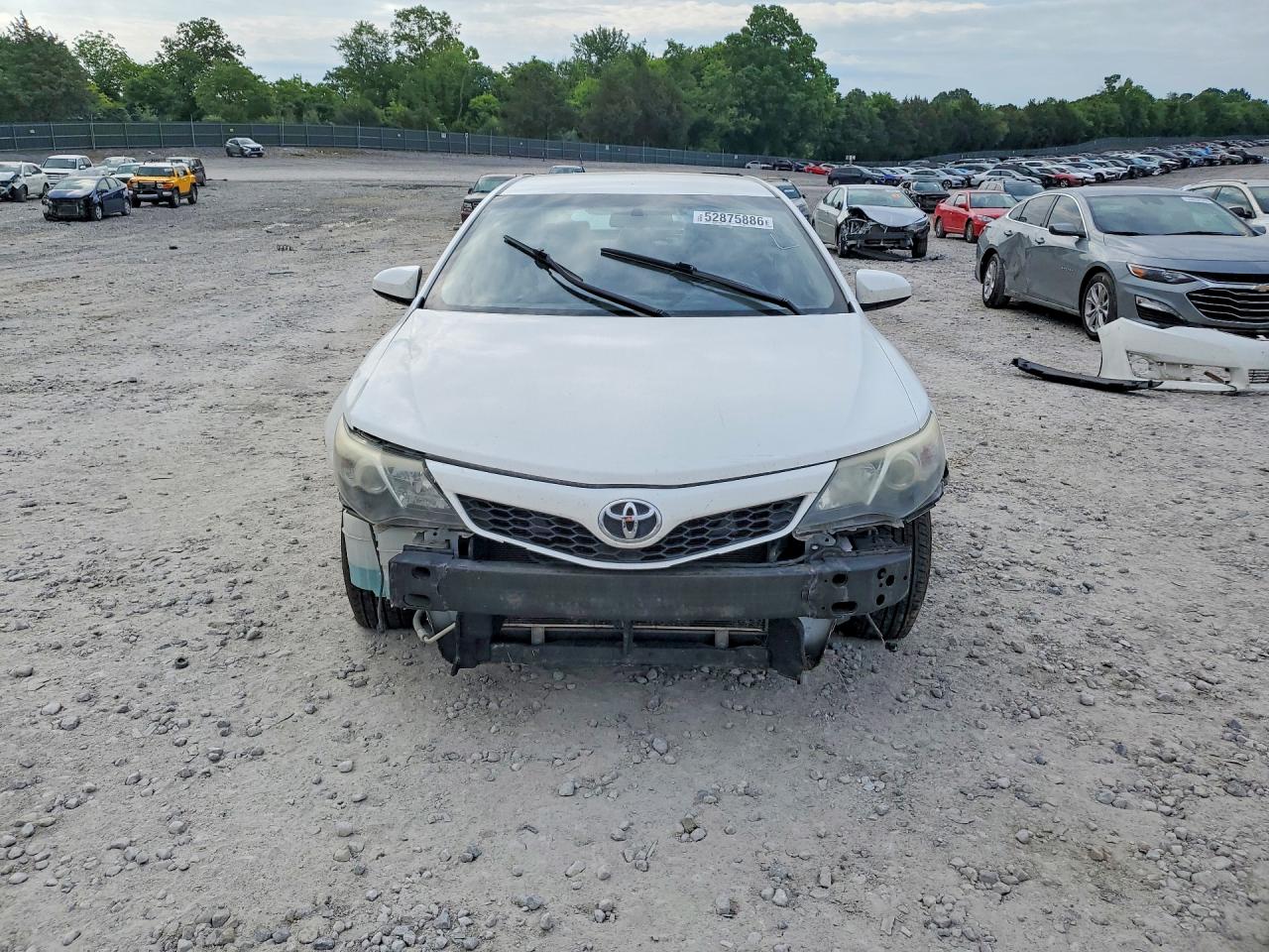 2014 TOYOTA CAMRY SE photo 13