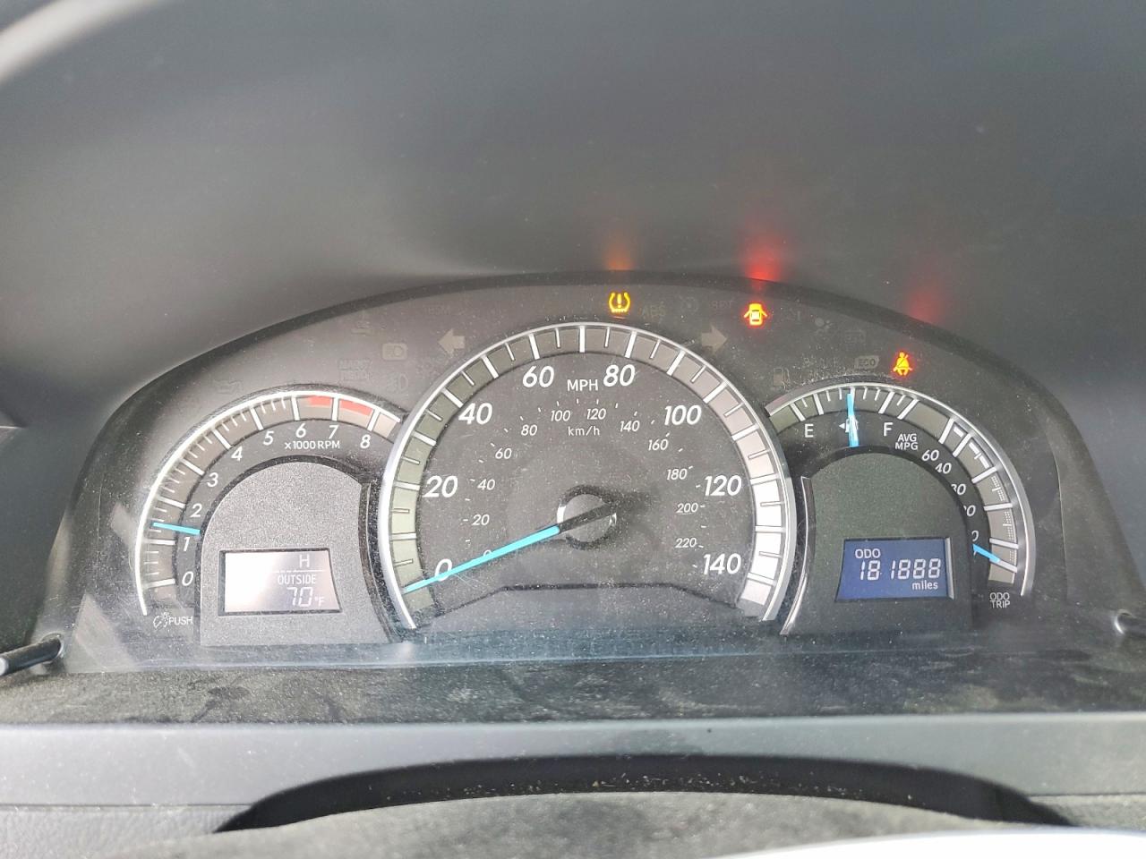 2014 TOYOTA CAMRY SE photo 25