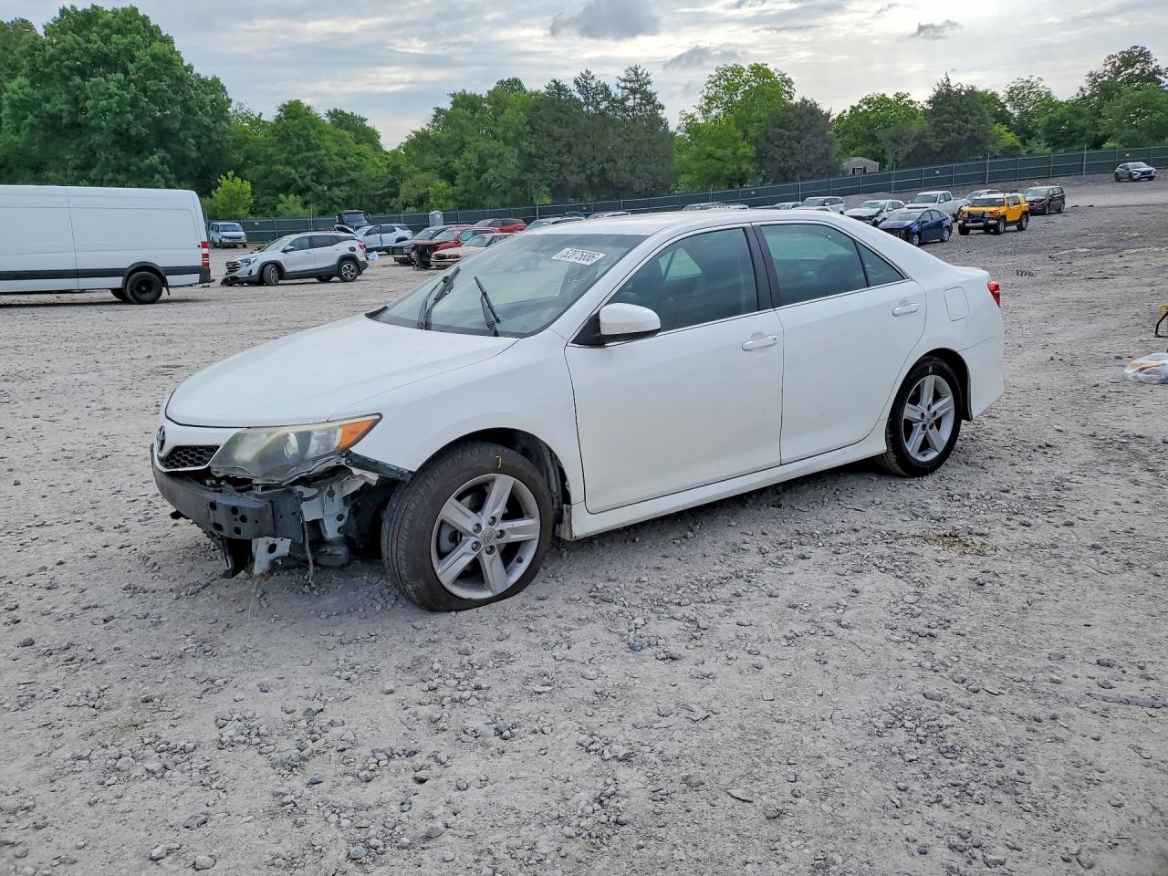 2014 TOYOTA CAMRY