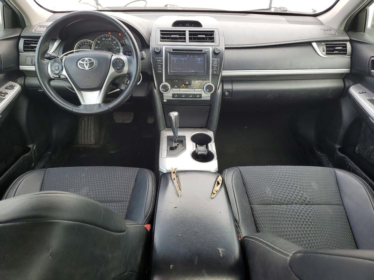 2014 TOYOTA CAMRY SE photo 22