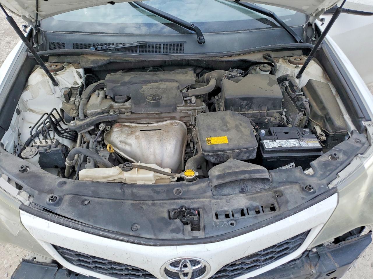 2014 TOYOTA CAMRY SE photo 31