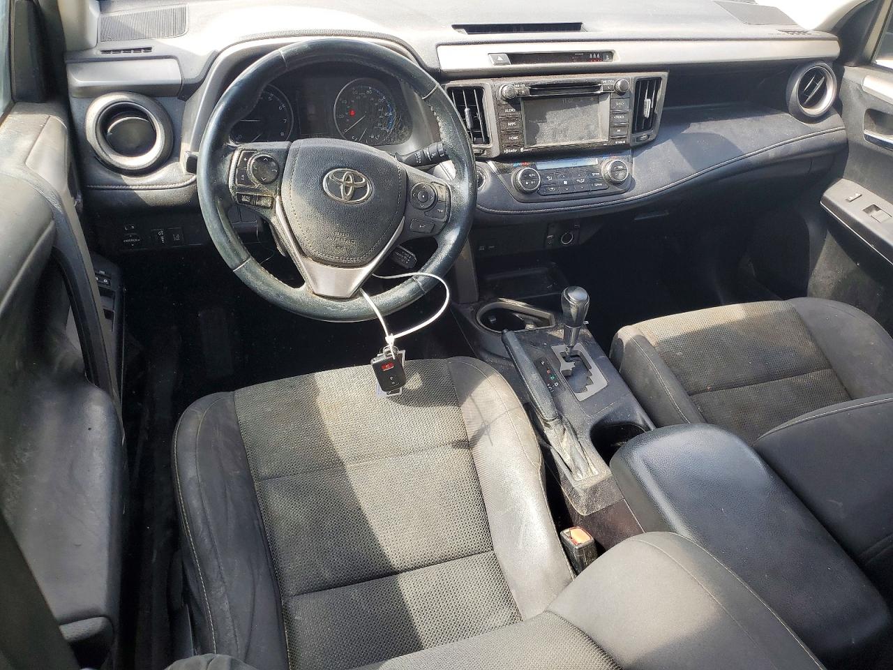 2018 TOYOTA RAV4 XLE photo 15