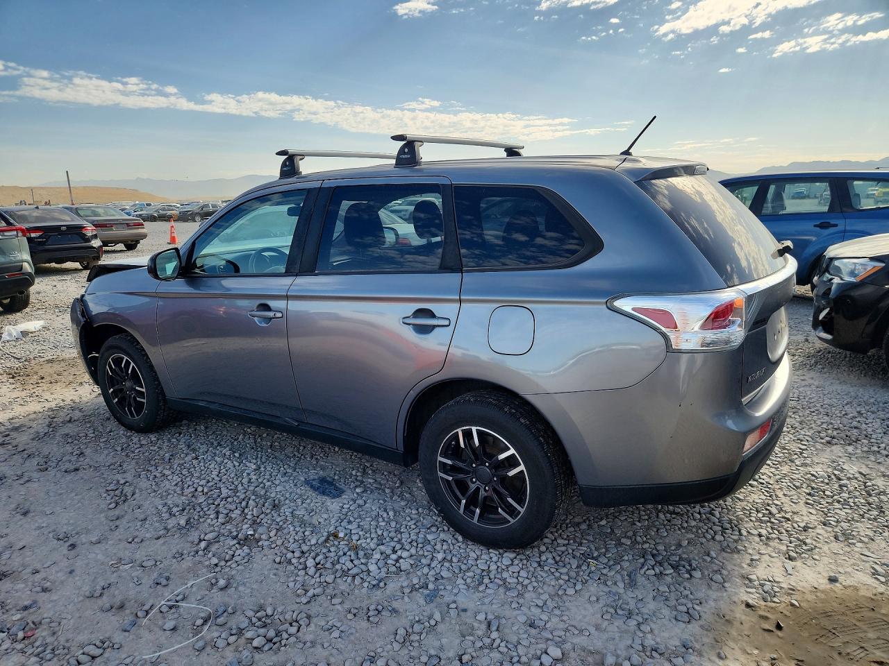 2014 MITSUBISHI OUTLANDER ES photo 3