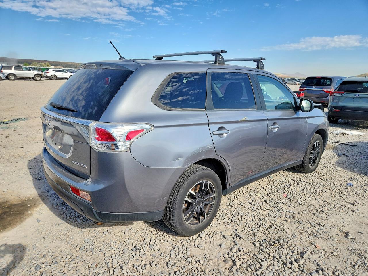 2014 MITSUBISHI OUTLANDER ES photo 5
