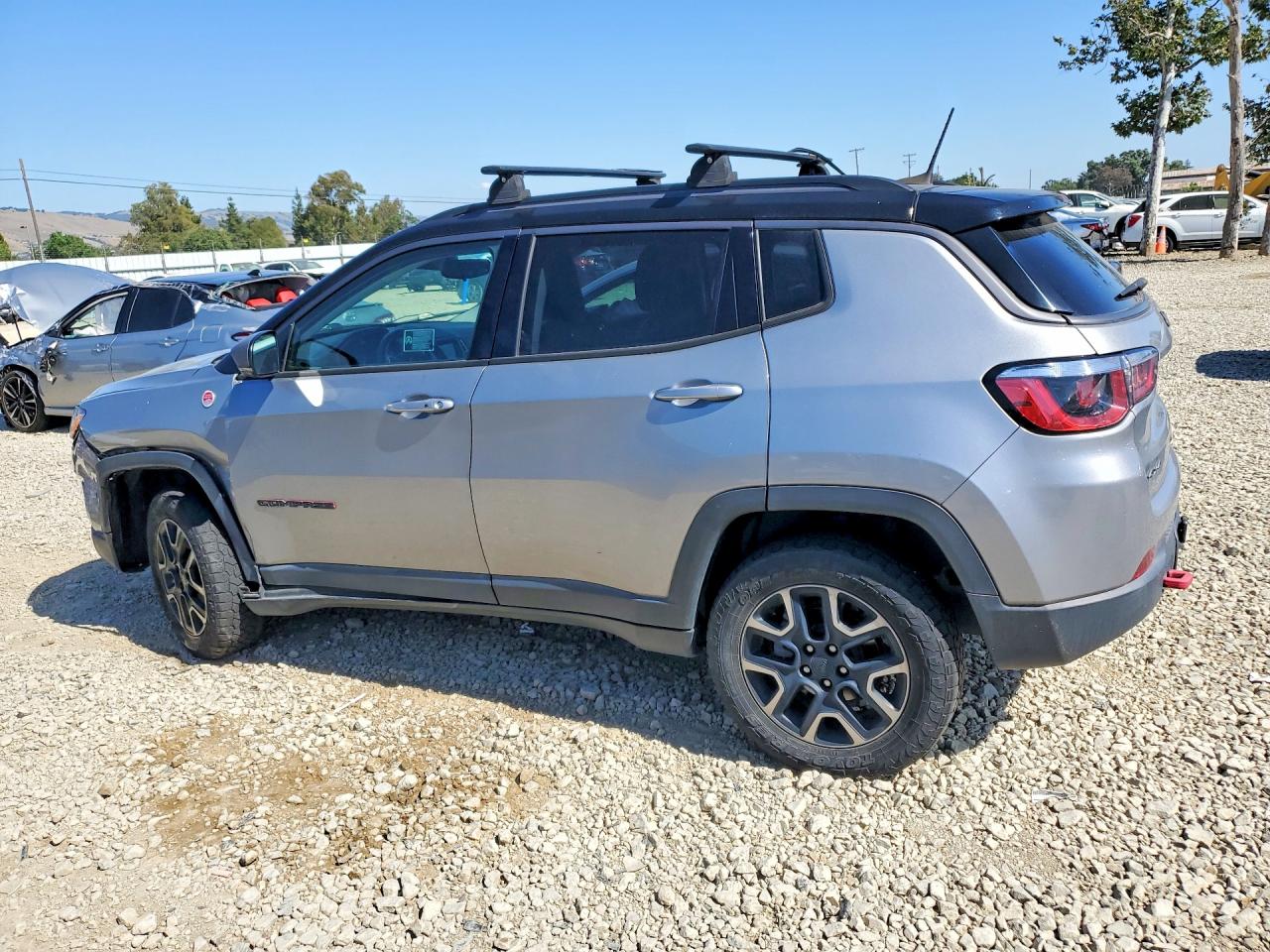 2019 JEEP COMPASS TRAILHAWK photo 3