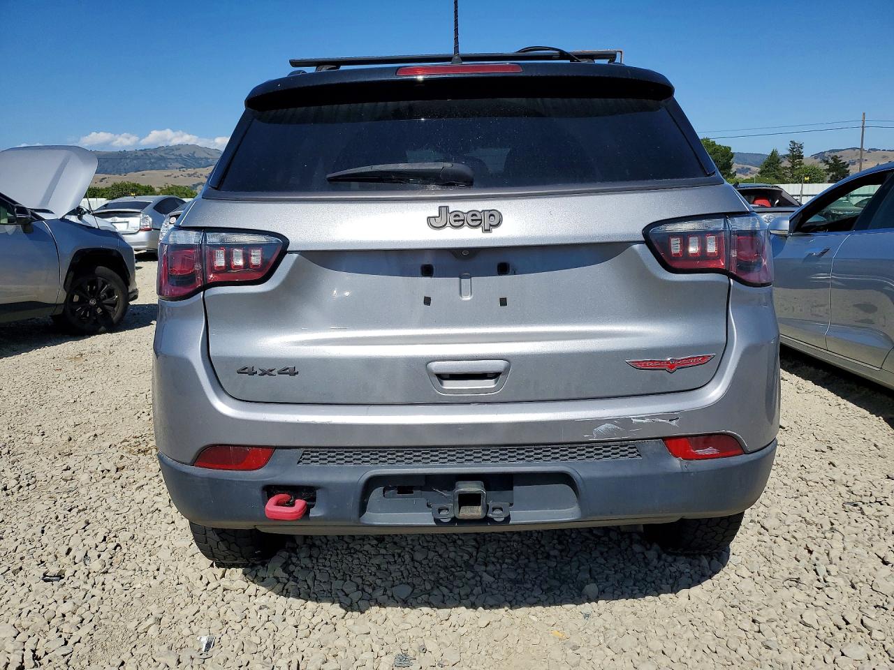 2019 JEEP COMPASS TRAILHAWK photo 11