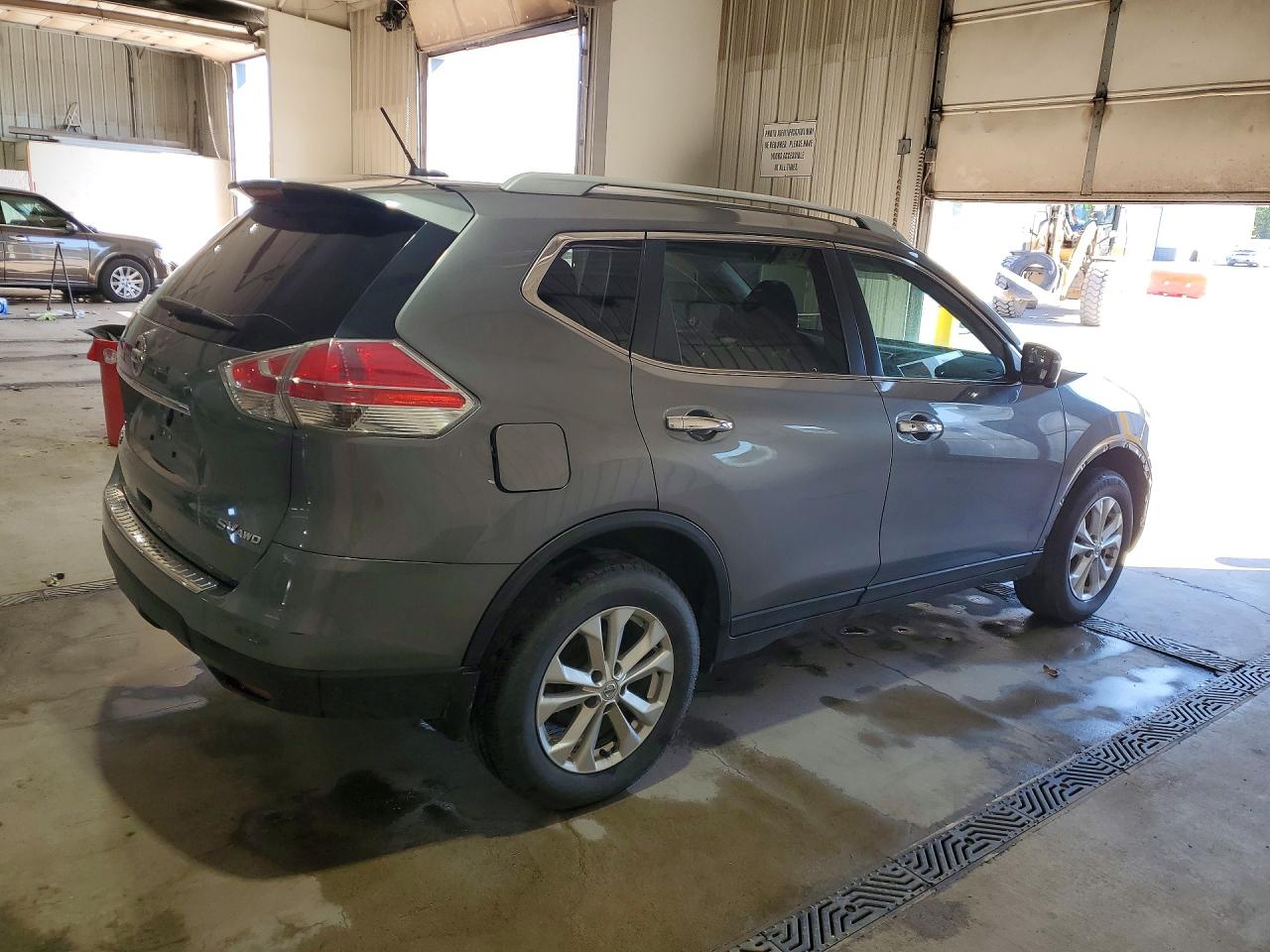 2016 NISSAN ROGUE SV photo 5