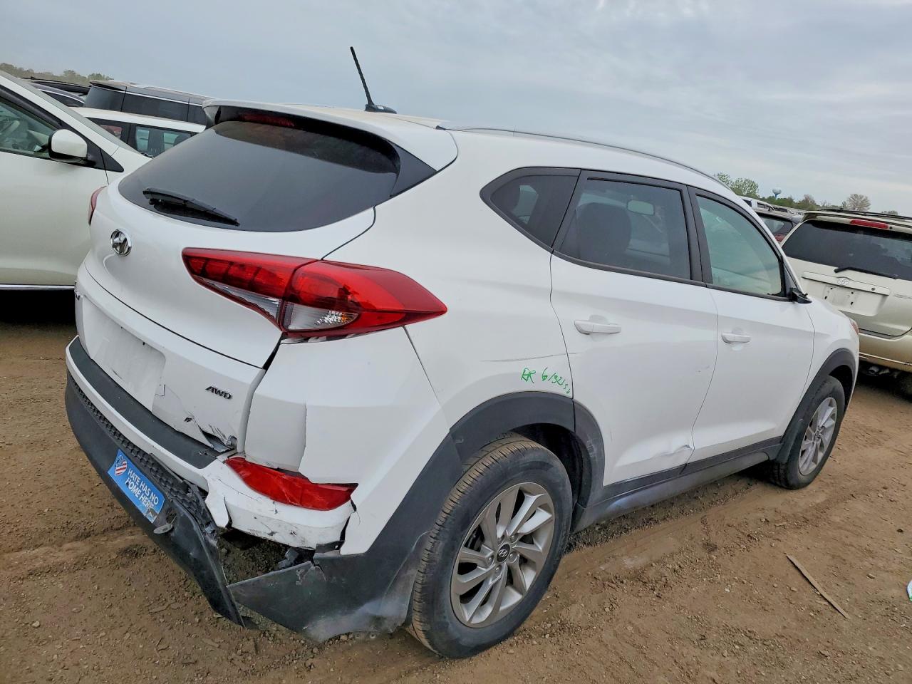 2016 HYUNDAI TUCSON SE photo 5