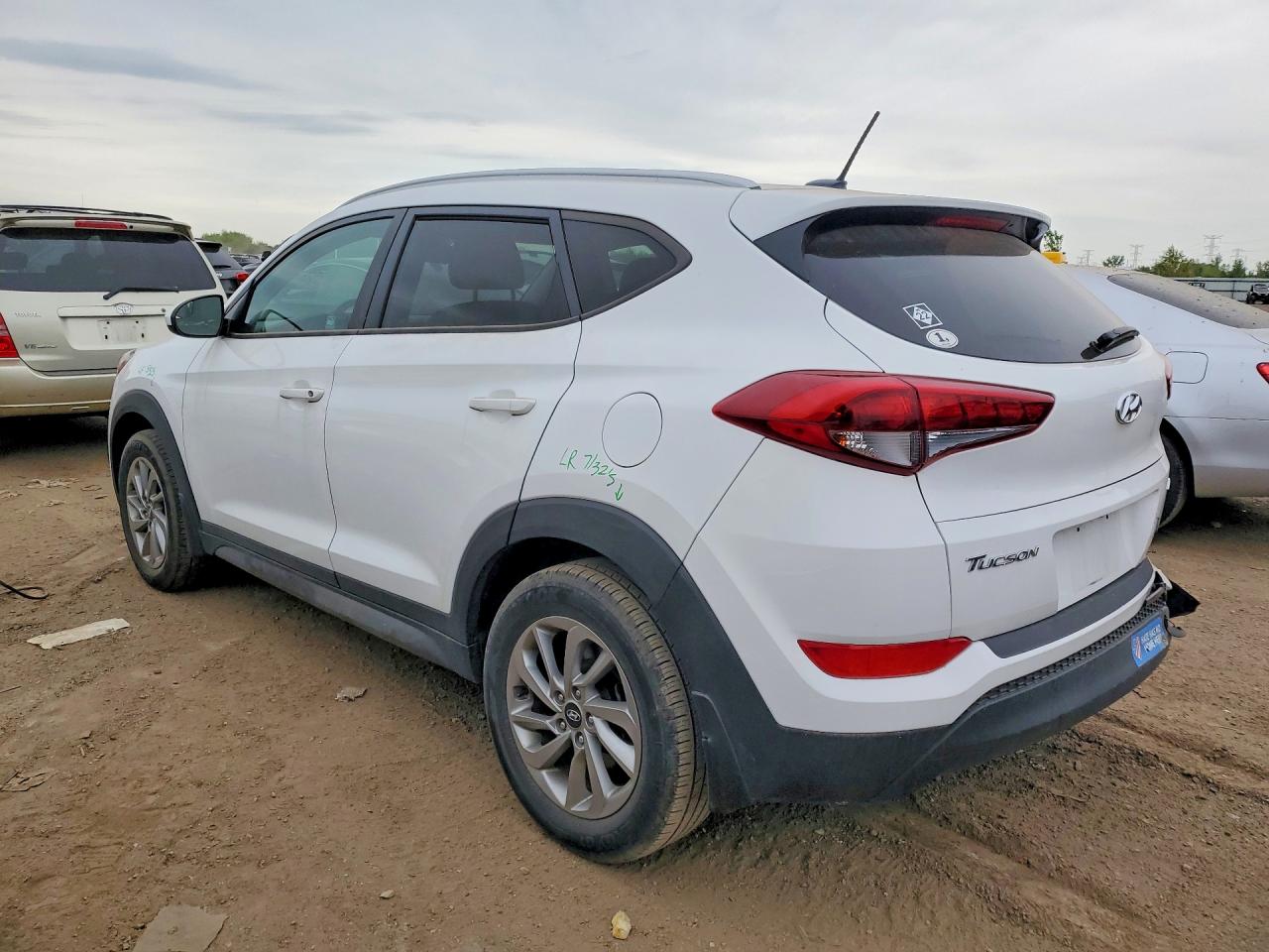 2016 HYUNDAI TUCSON SE photo 3