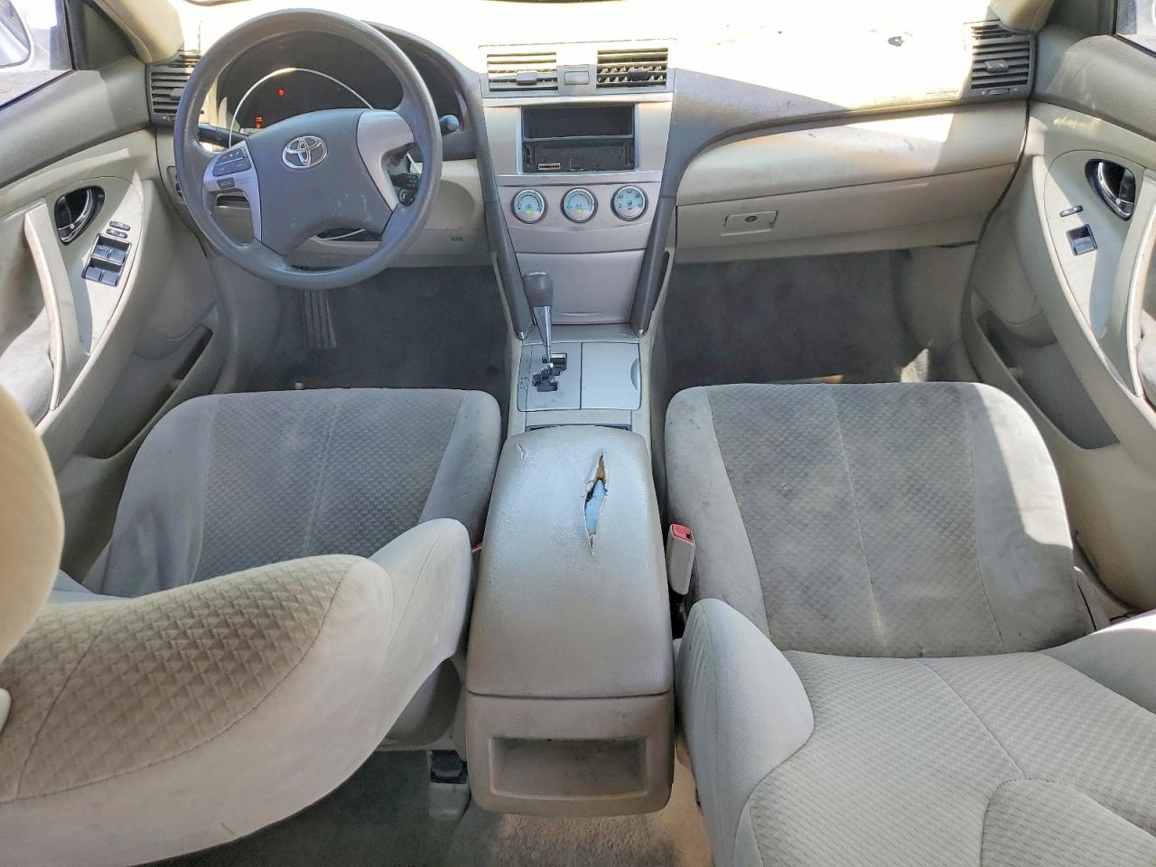 2009 TOYOTA CAMRY LE photo 8