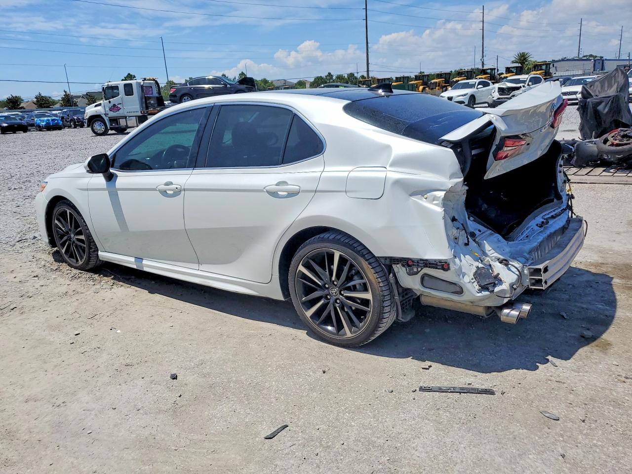 2020 TOYOTA CAMRY XSE photo 4