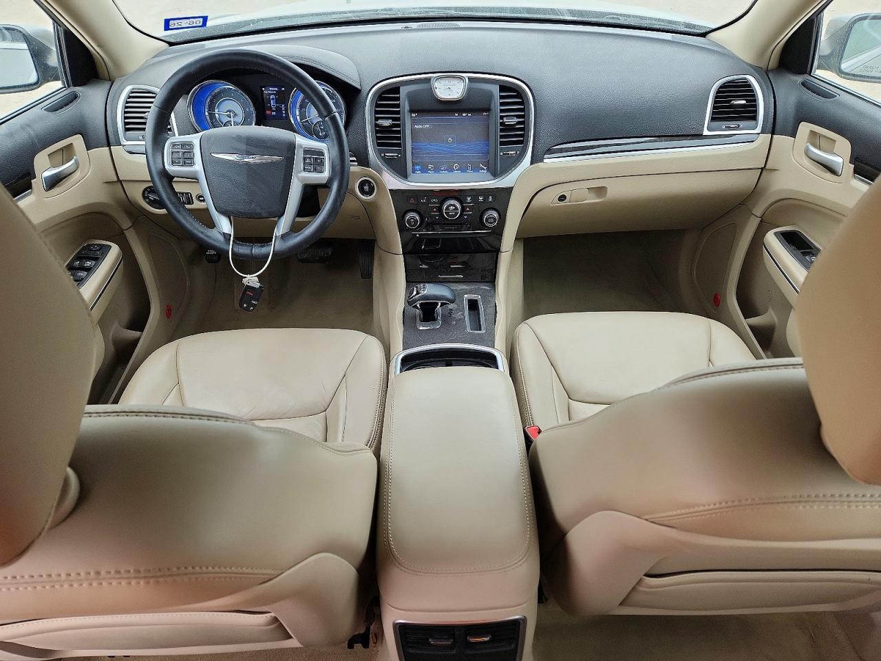 2014 CHRYSLER 300 photo 8